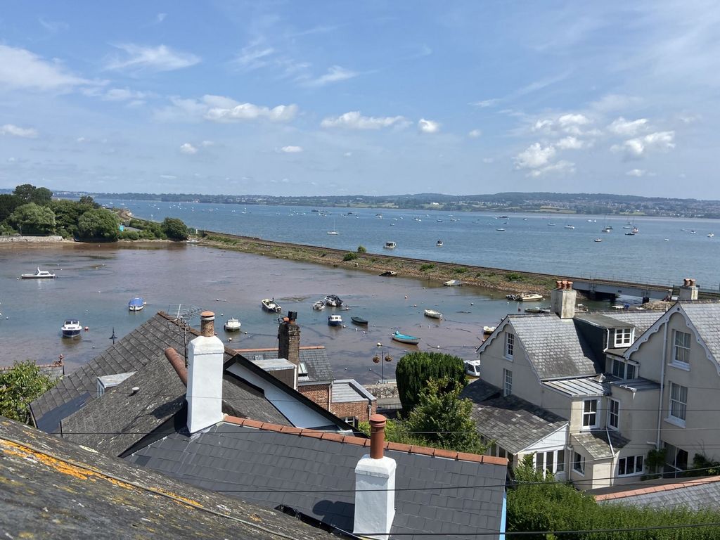 Property photo 1 of 17 Photo 10