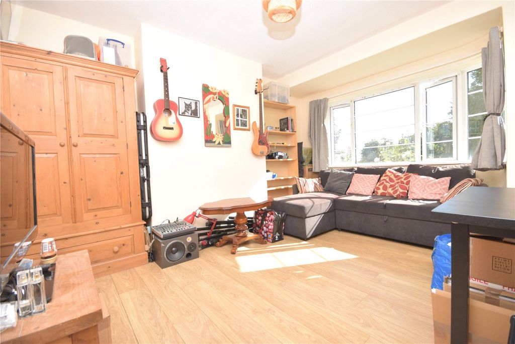 Property photo 3 of 7 Picture No. 18