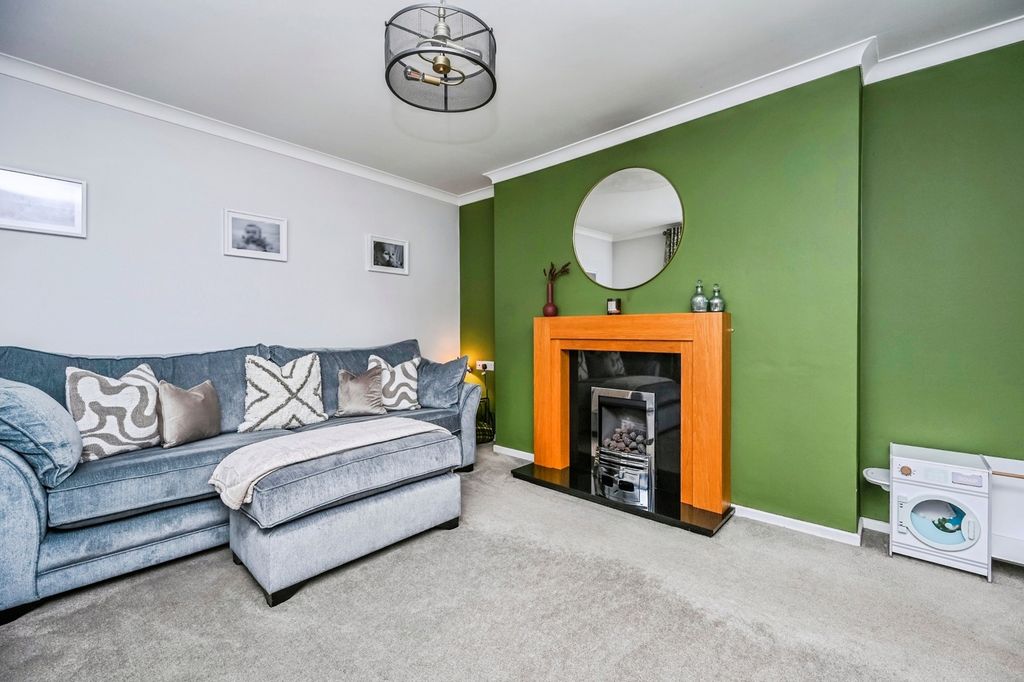 Property photo 2 of 17 Photo