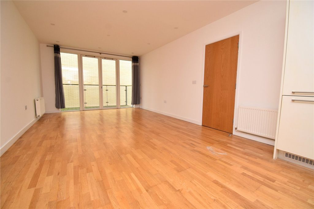 Property photo 3 of 10 Living Room