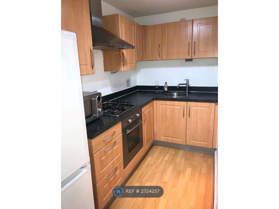 Property photo 2 of 6 Kitchen