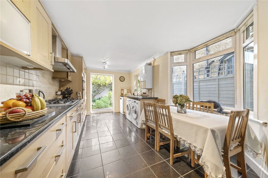 Property photo 3 of 21 Picture No. 06