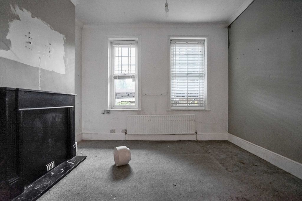 Property photo 3 of 24 Flat 1 Overcourt, Stonepound, Keymer Road, Hassocks, West Sussex, Bn6 8Jr