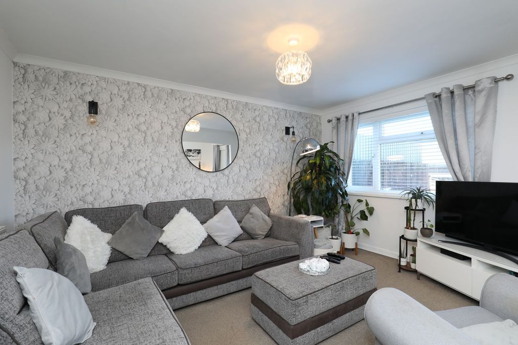 Property photo 2 of 26