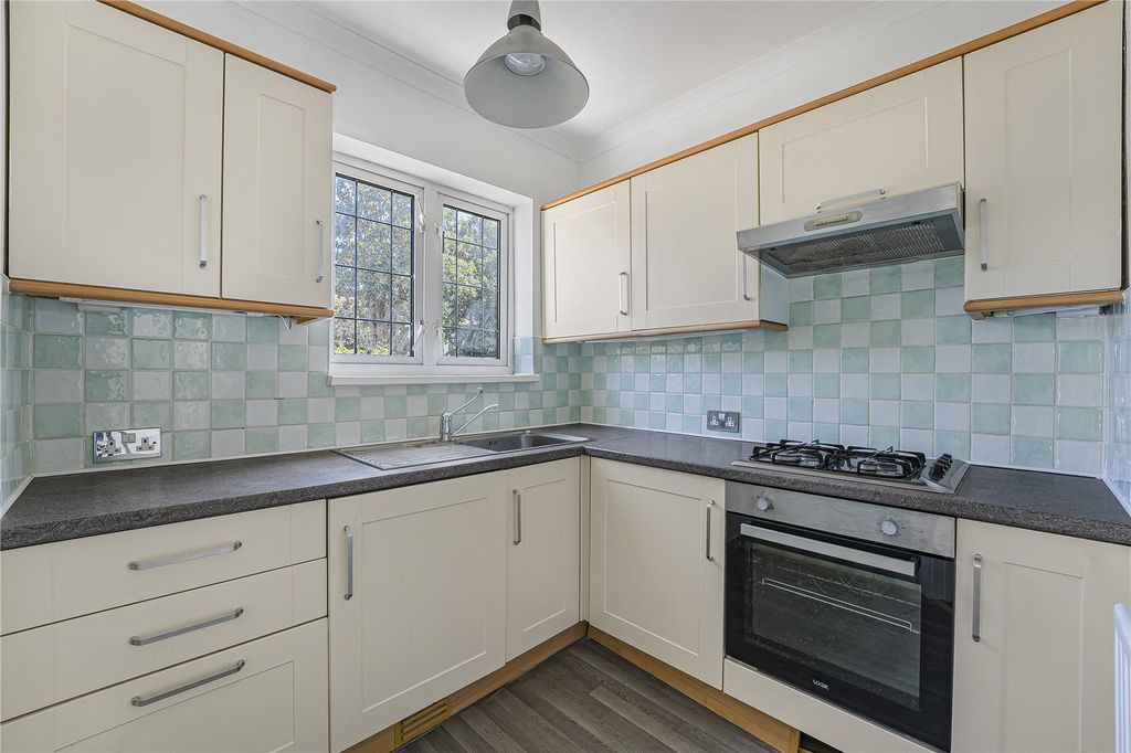 Property photo 3 of 25 Kitchen