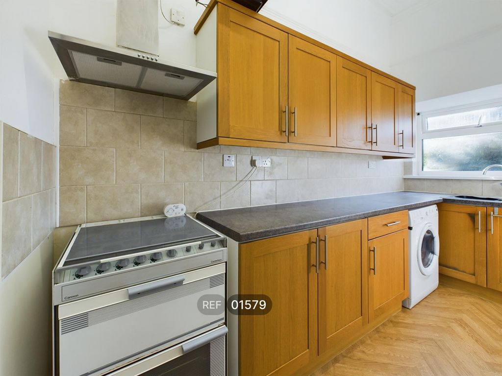 Property photo 1 of 18 Kitchen