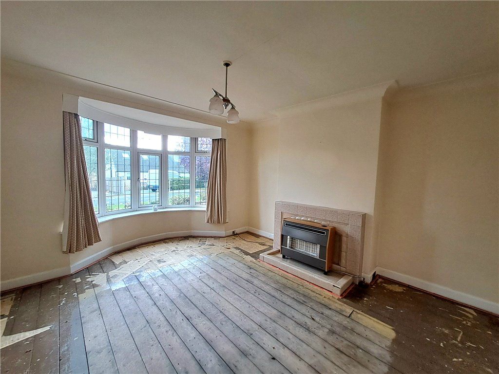 Property photo 3 of 12 Lounge