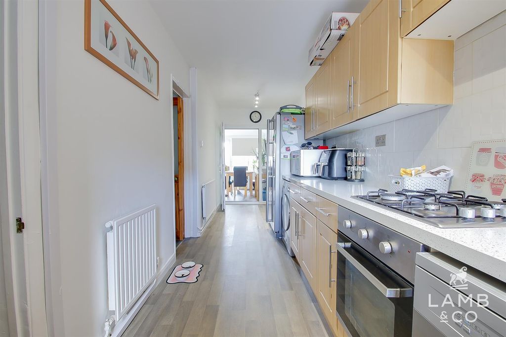 Property photo 3 of 15 Kitchen