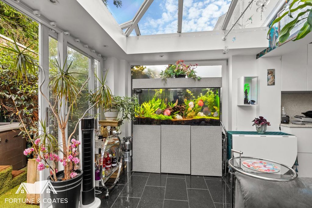 Property photo 3 of 22 Rushtongrove_17.Jpg