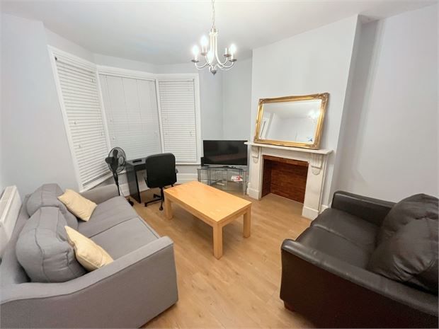 Property photo 3 of 8 Picture 3