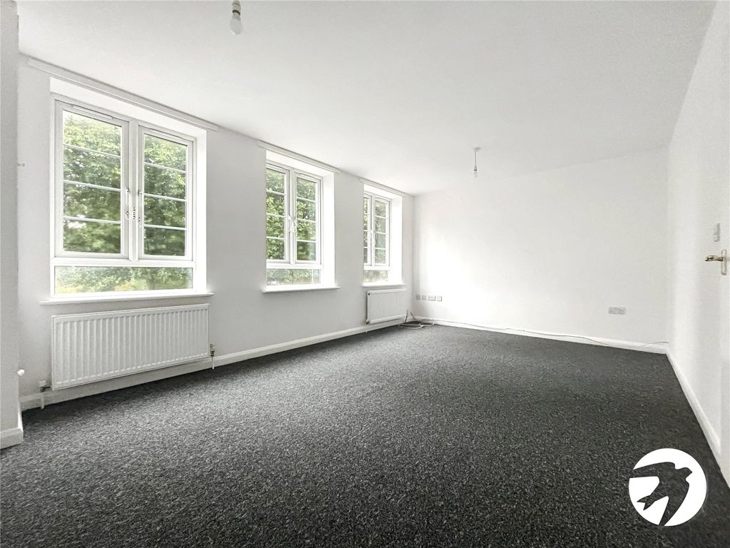 Property photo 2 of 6 Picture No. 10