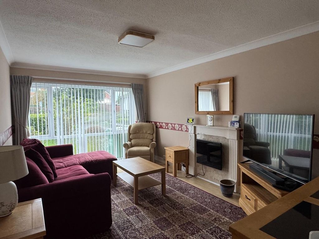 Property photo 2 of 10 Lounge