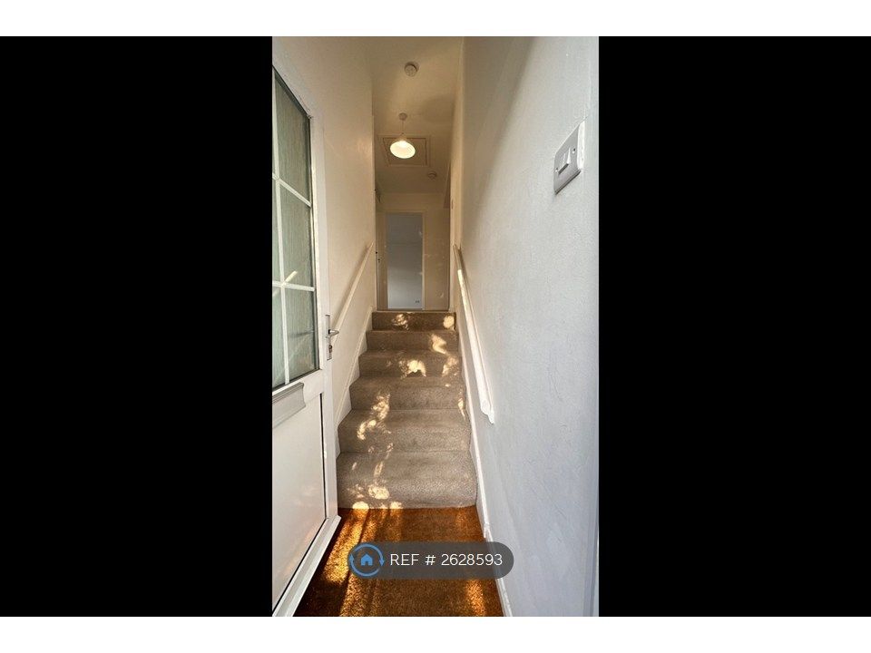 Property photo 2 of 12 Entrance