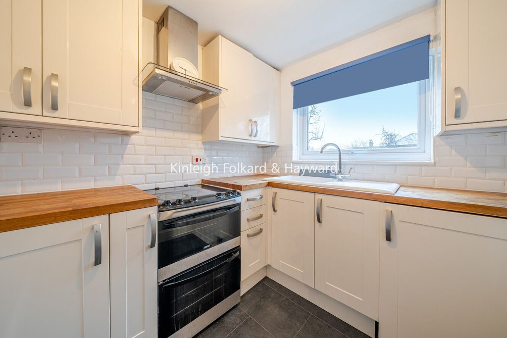 Property photo 3 of 10 Picture No. 22