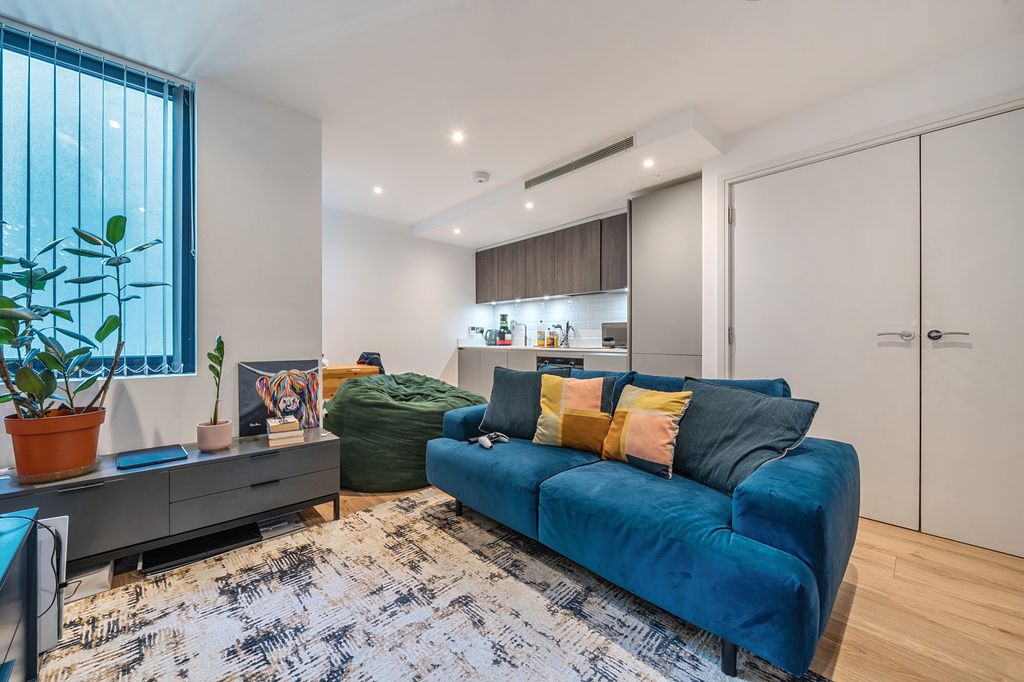 Property photo 2 of 20