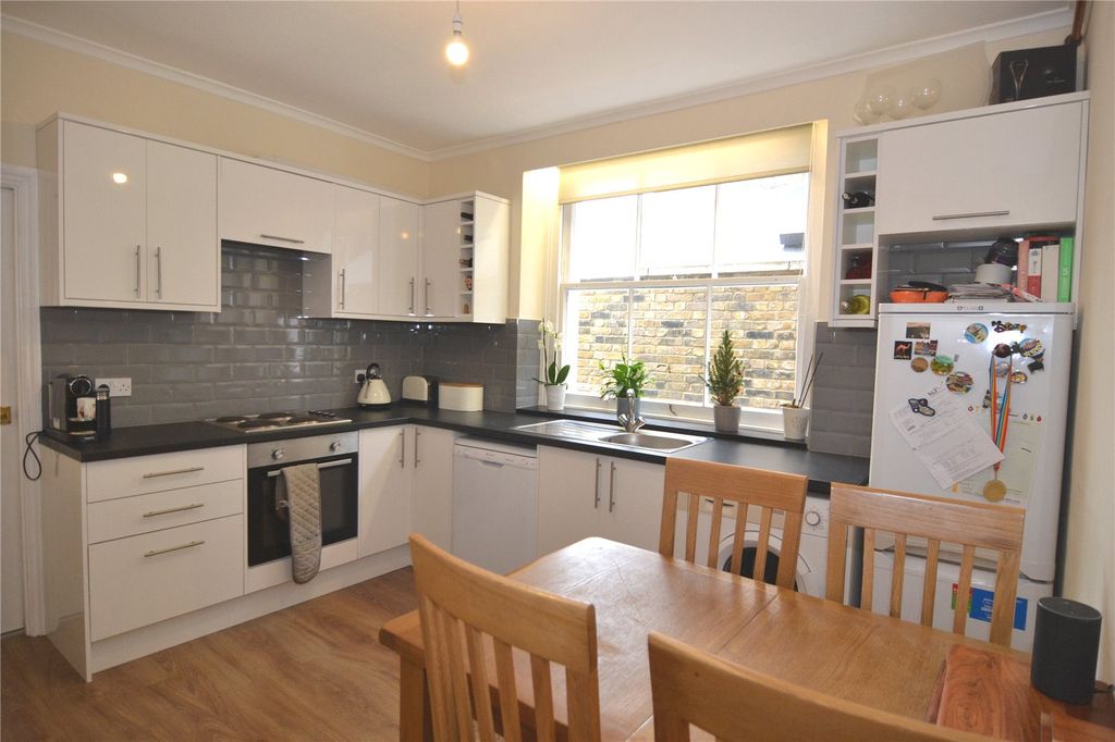 Property photo 3 of 8