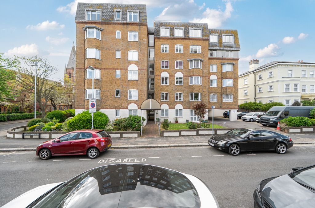 Property photo 1 of 12 1446955-2-69E63Fb...