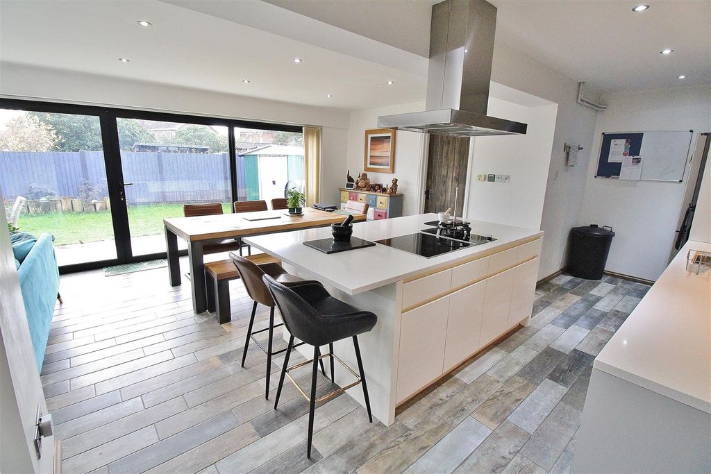 Property photo 3 of 41 Kitchen/Dining/Lounge