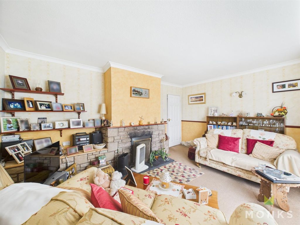 Property photo 2 of 17 Cam01520G0-Pr0254-Still006.Jpg