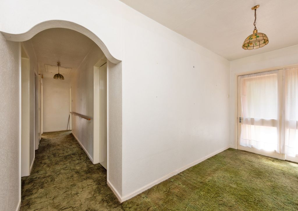 Property photo 3 of 13 Hallway