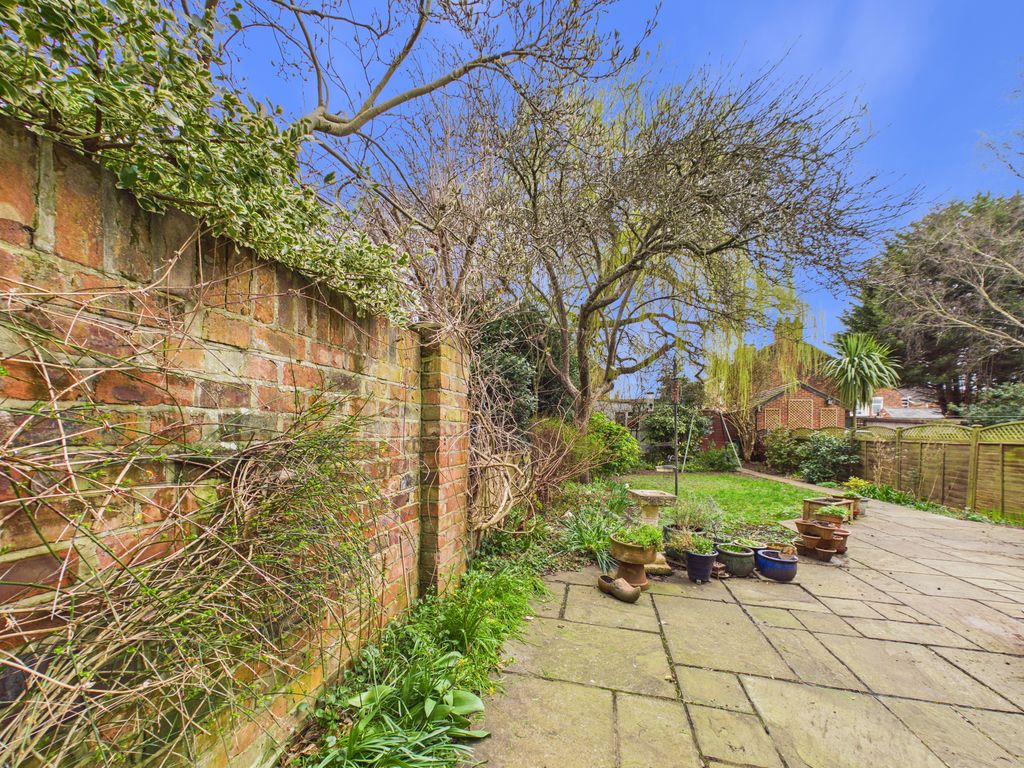 Property photo 2 of 20 Cam03072G0-Pr0072-Still035_Alt