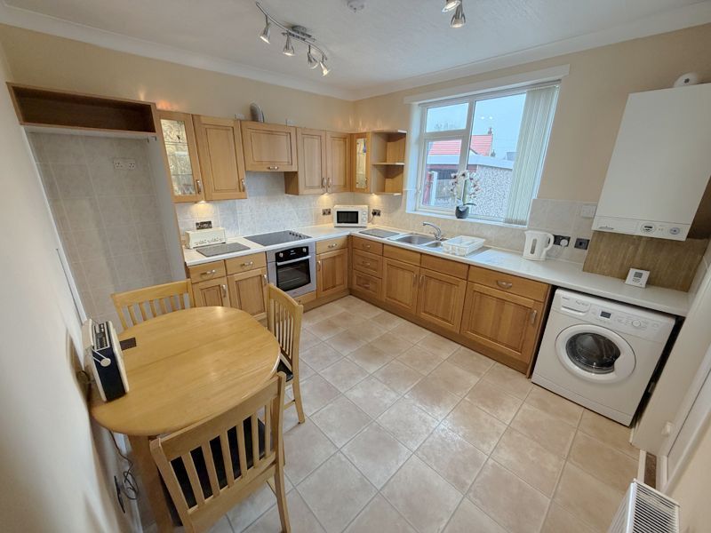 Property photo 2 of 25 Kitchen
