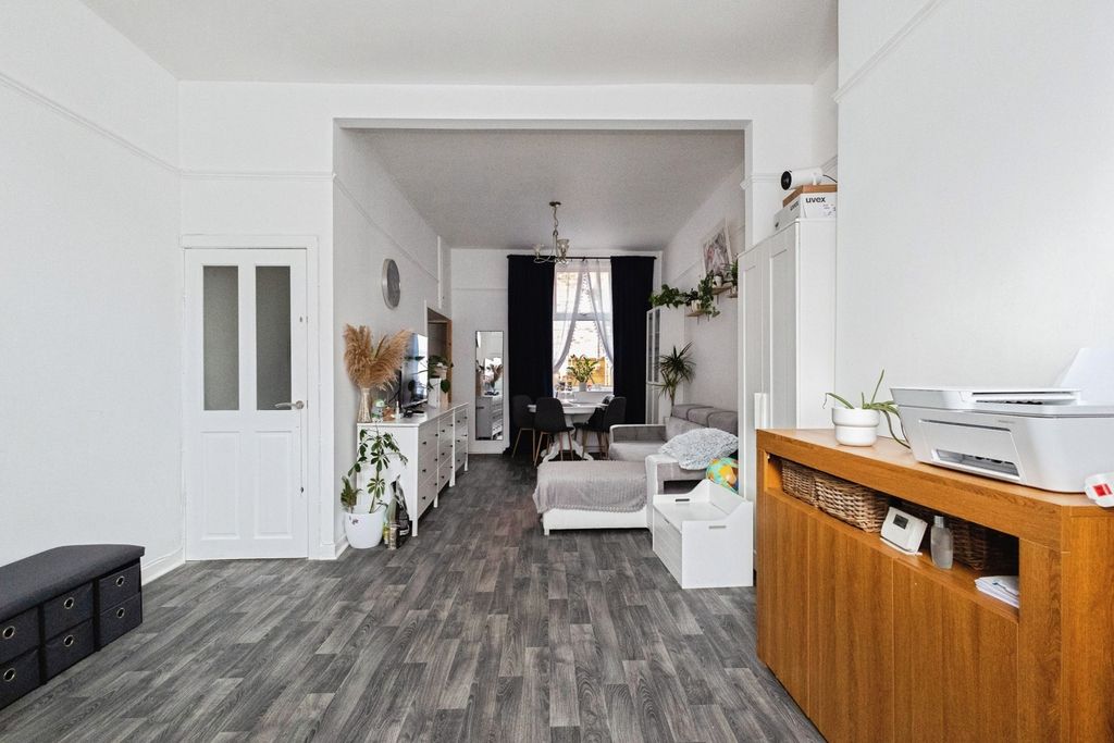 Property photo 2 of 16 Pbox-Img.Jpg