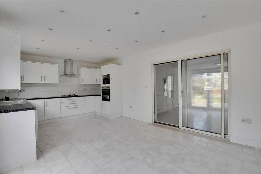 Property photo 3 of 19 Picture No. 06