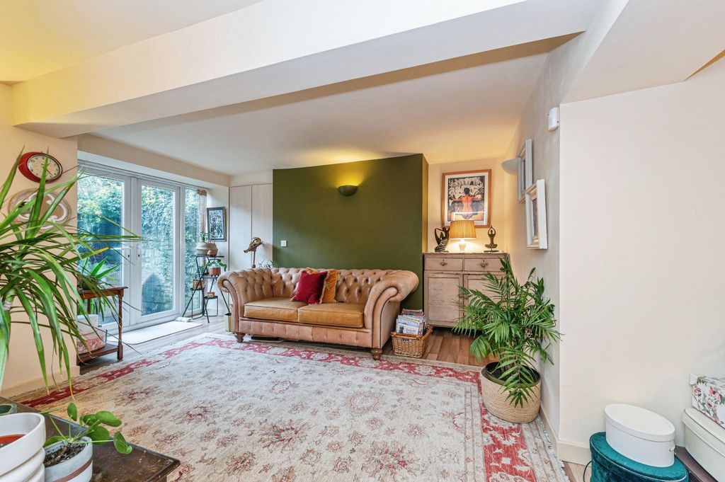 Property photo 2 of 19 Basement Room/ Den