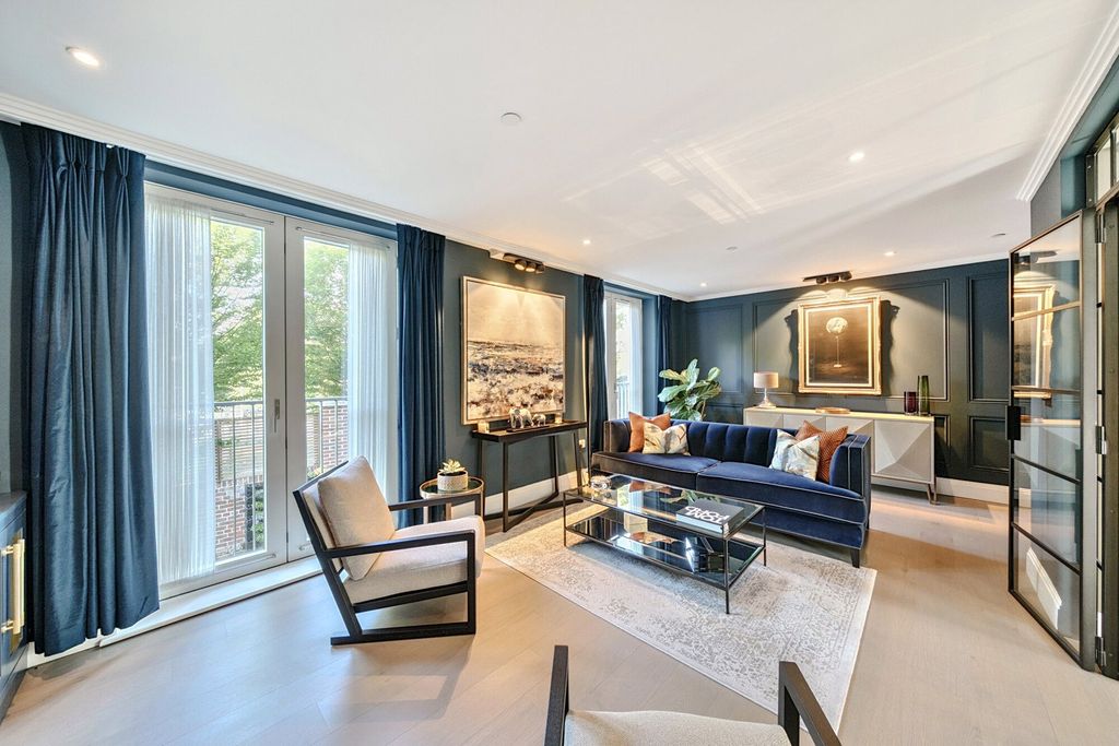 Property photo 3 of 41 Reception