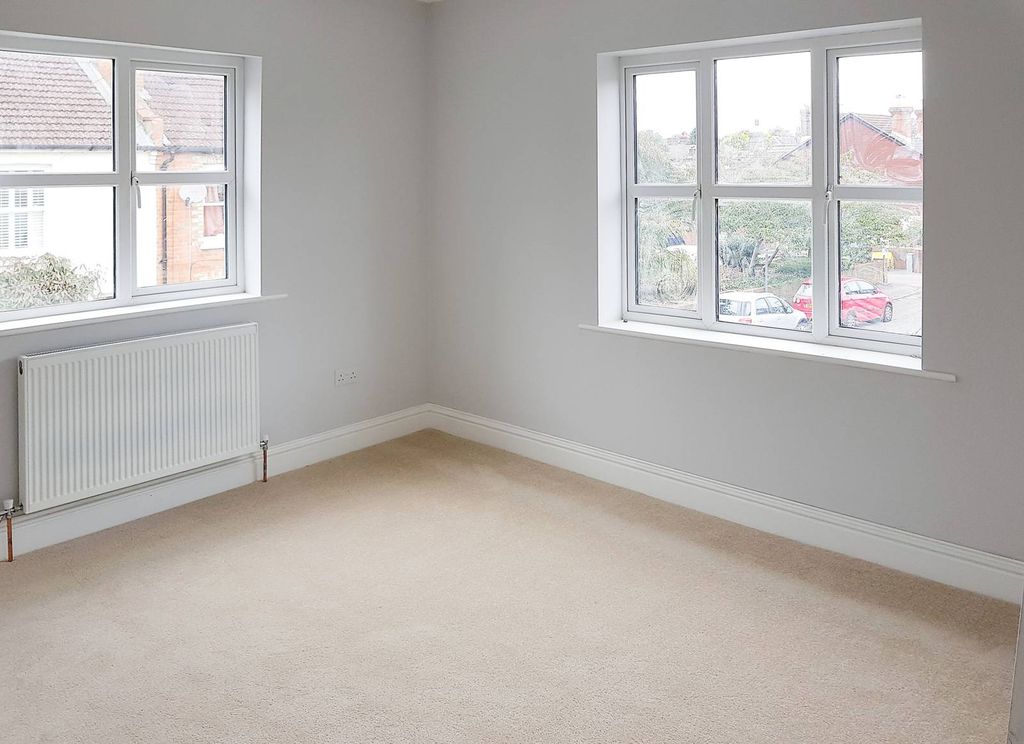 Property photo 3 of 6
