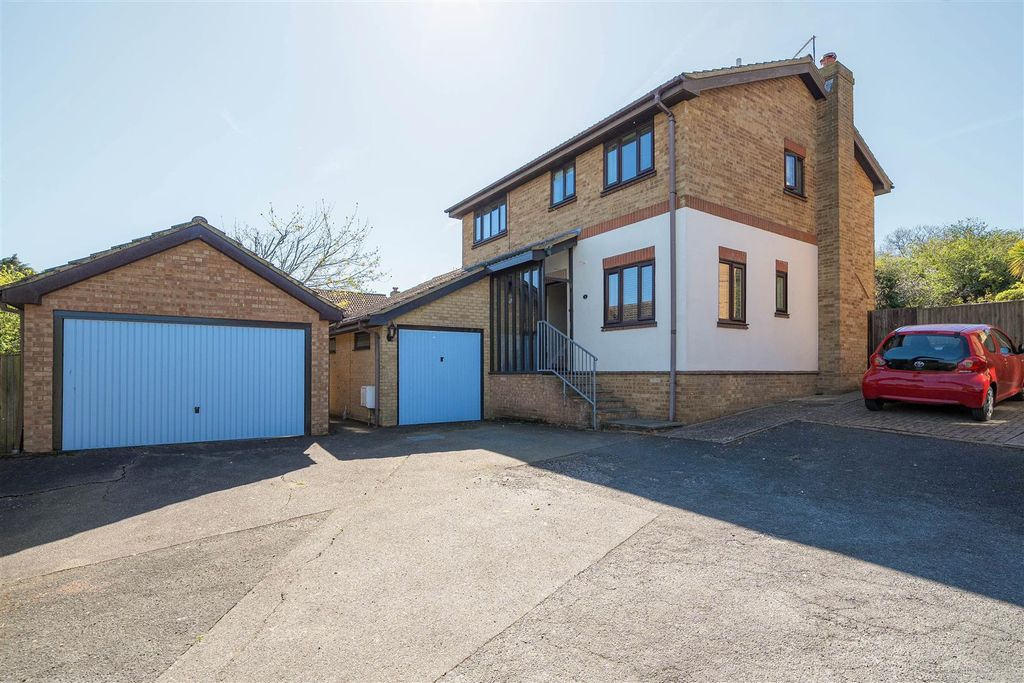 Property photo 1 of 20 Saddleton Road, Whitstable