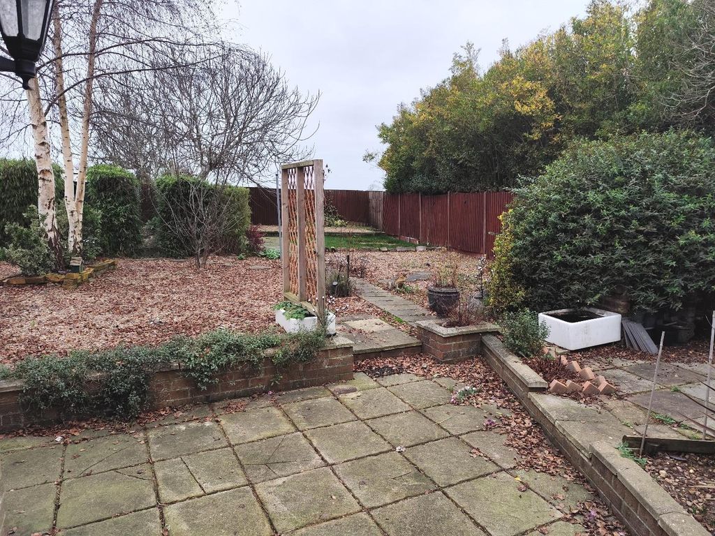 Property photo 2 of 9 Garden.Jpg