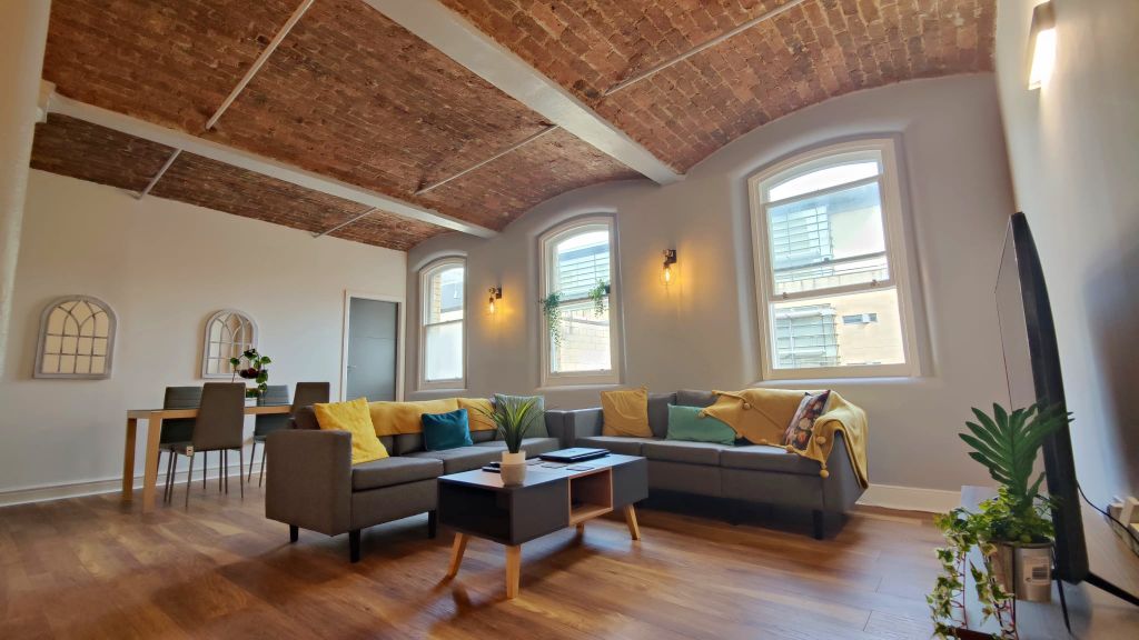 Property photo 1 of 10 Photo 0