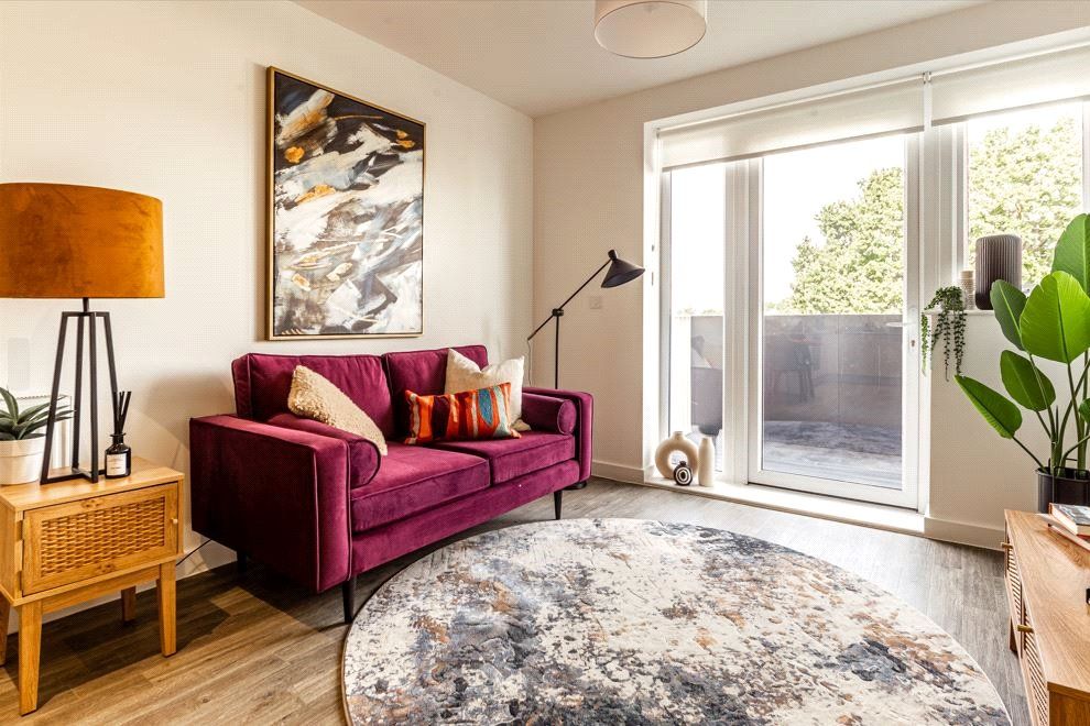 Property photo 3 of 10 Show Home