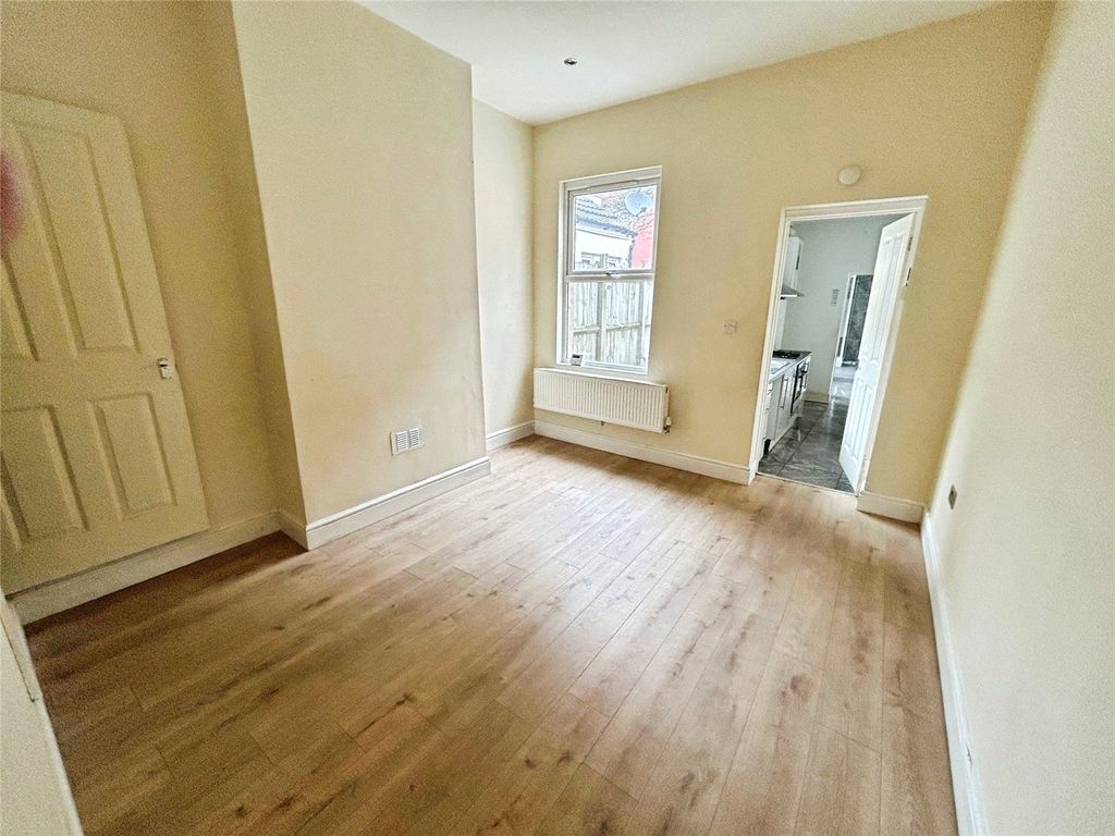 Property photo 3 of 9 Picture No. 05