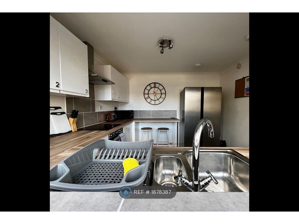 Property photo 2 of 20 Kitchen Photo 3