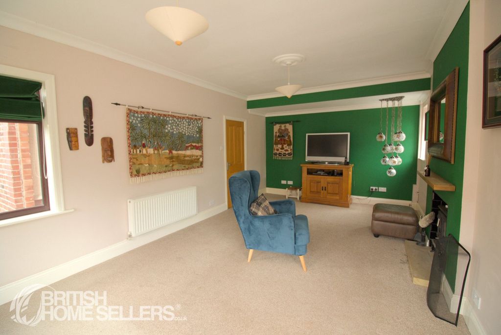 Property photo 3 of 28 Picture No. 38