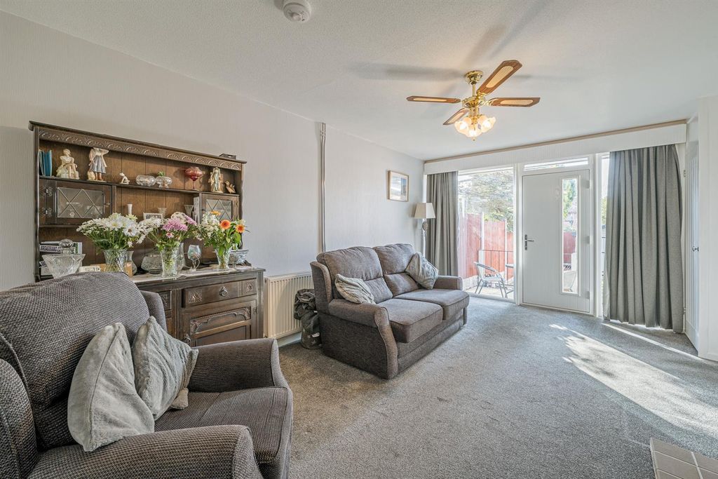 Property photo 2 of 18