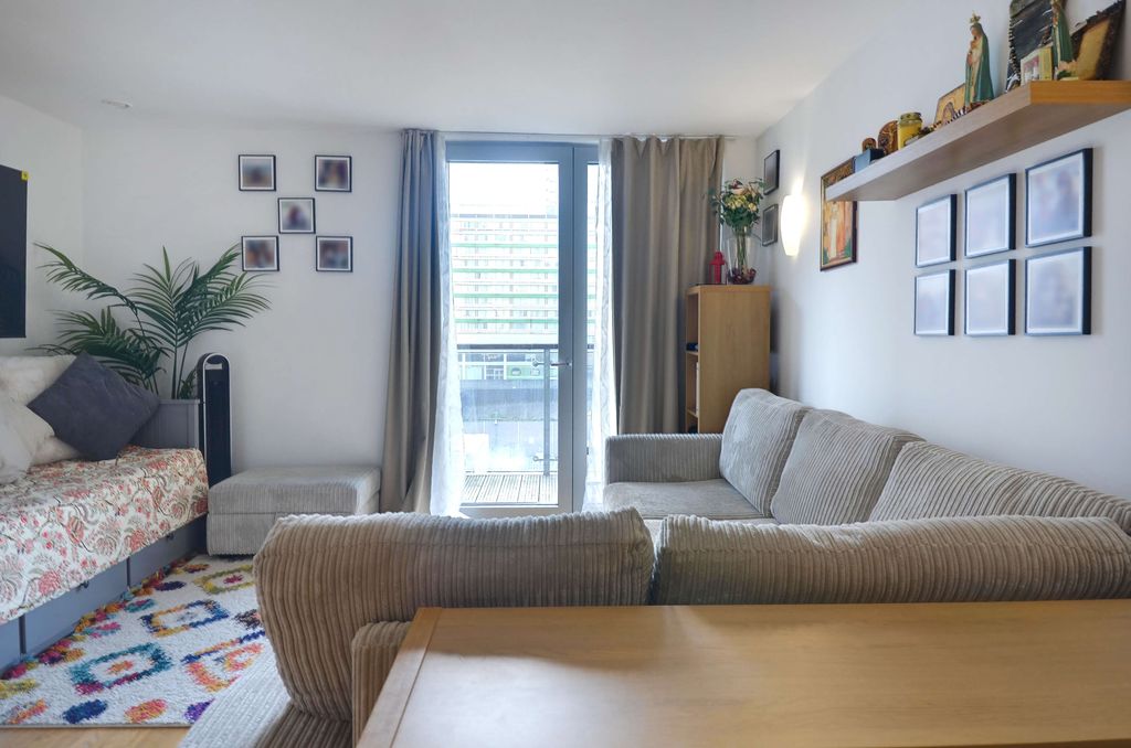 Property photo 3 of 19 Lounge Area (2).Jpg