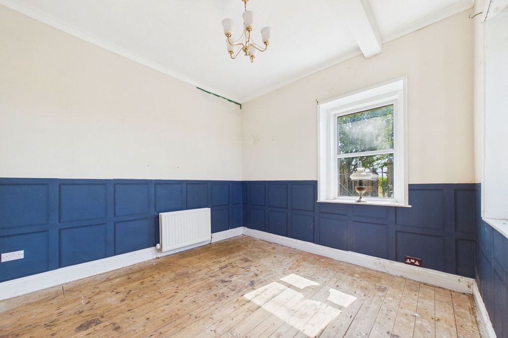 Property photo 3 of 24