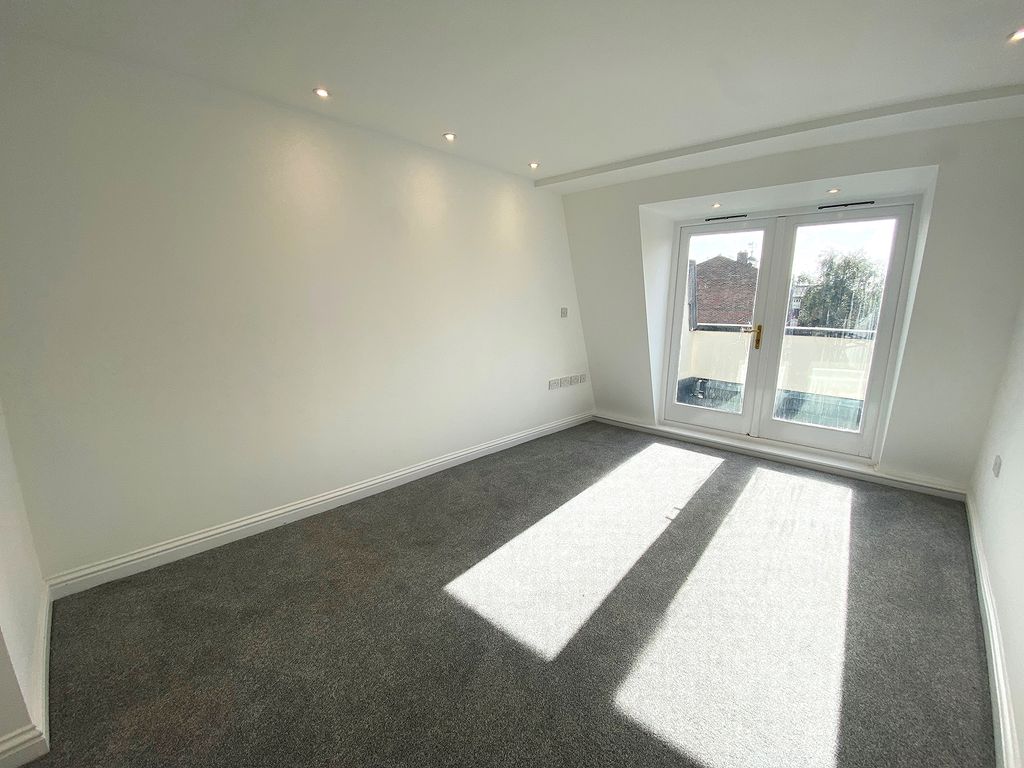 Property photo 2 of 12 11