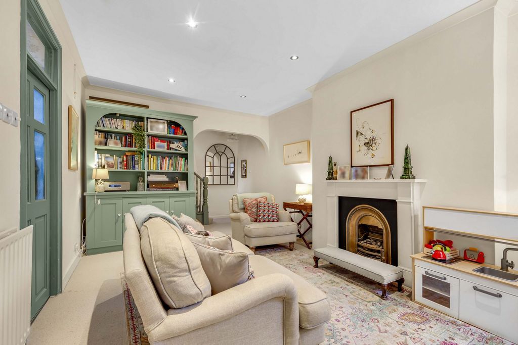 Property photo 2 of 9 Photo 2