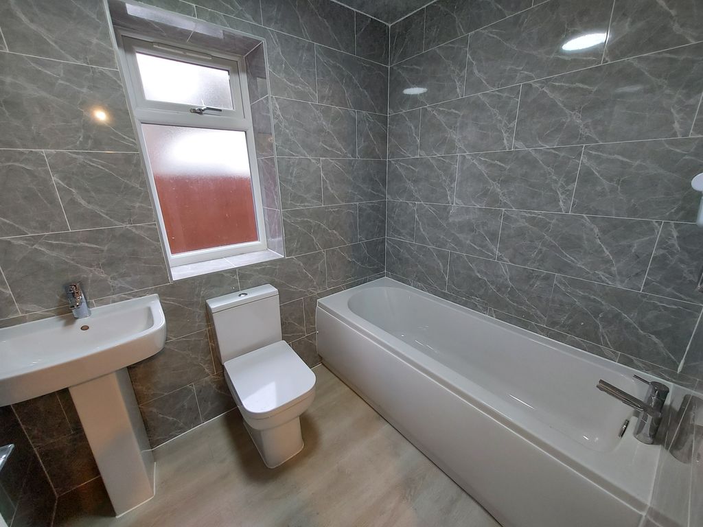 Property photo 3 of 4 Bathroom