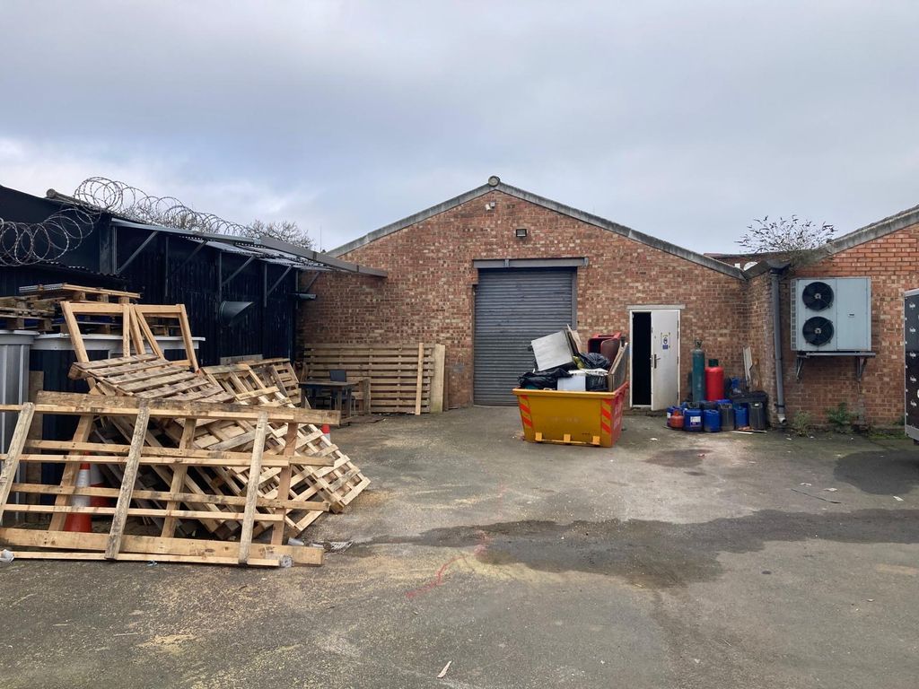 Property photo 2 of 6