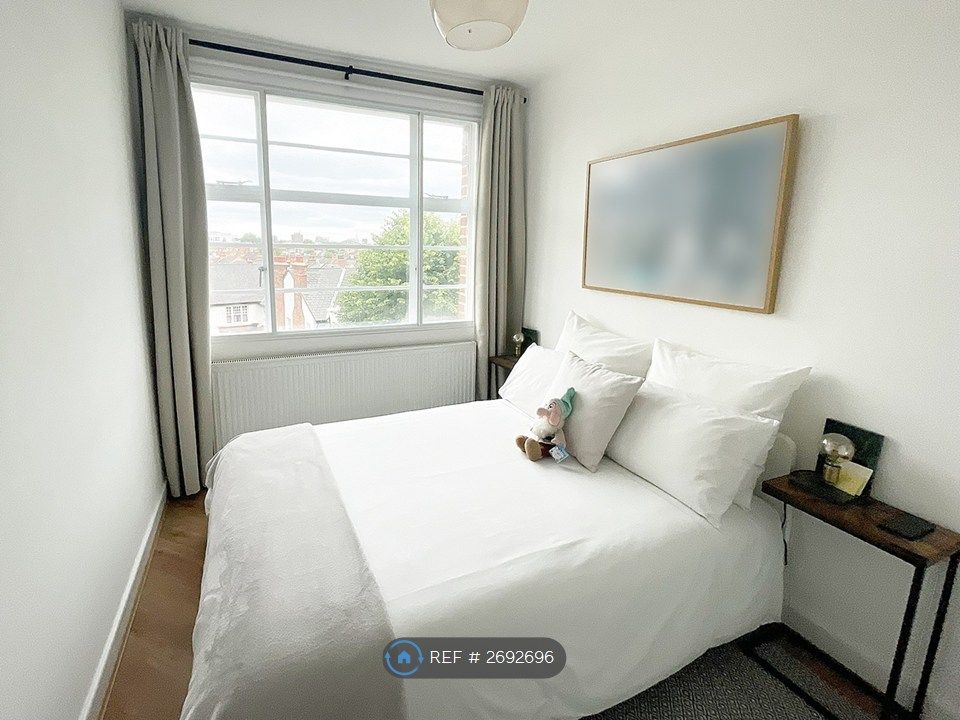 Property photo 3 of 8 Bedroom 02