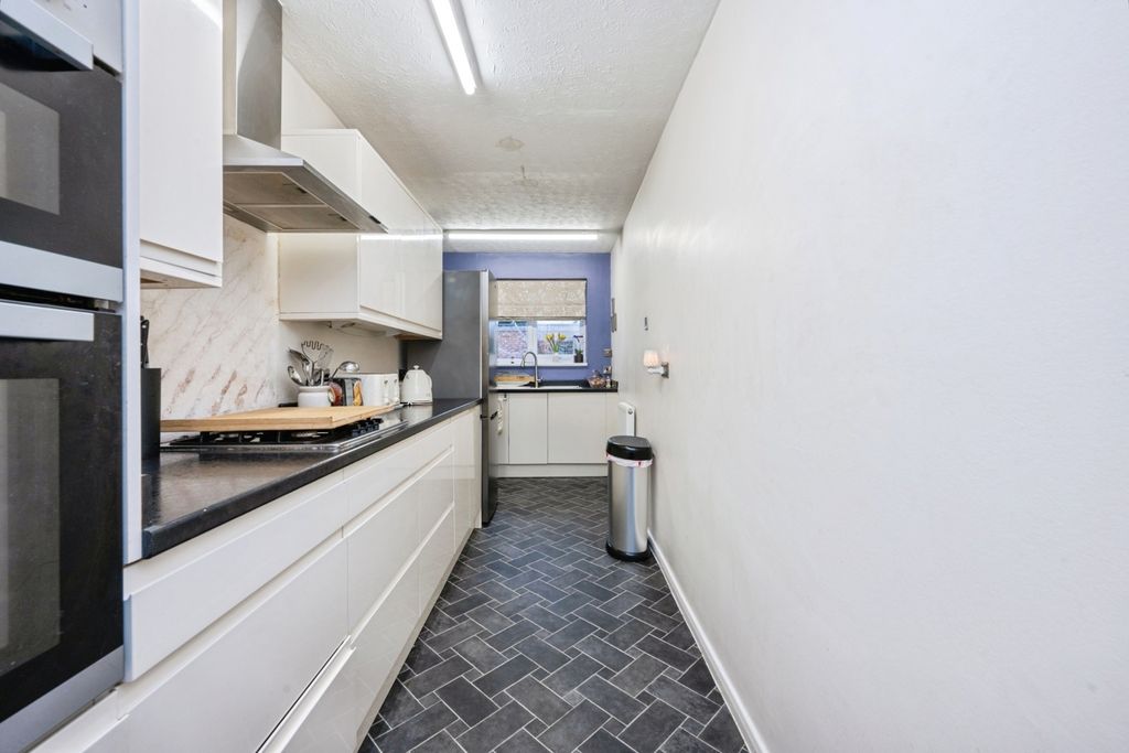 Property photo 2 of 16 Kitchen