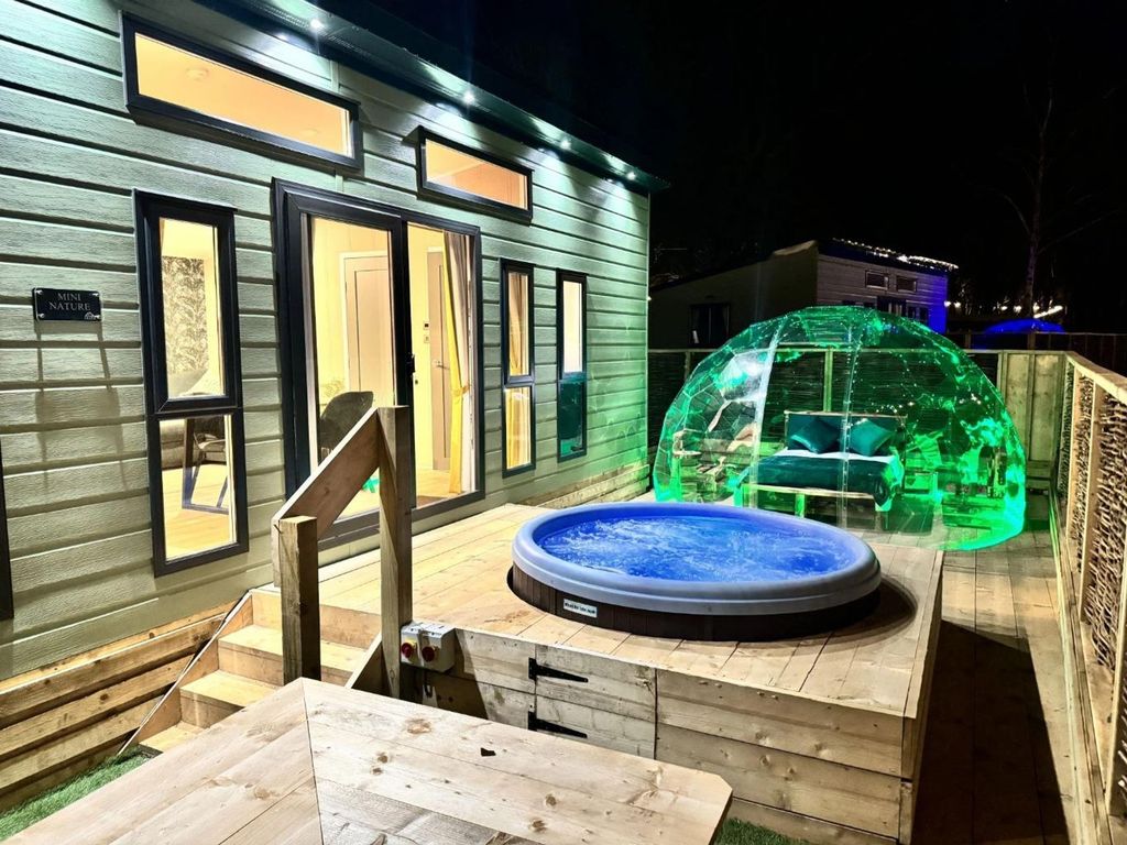 Property photo 2 of 17 Lux Oasis - Agent 10.Jpg