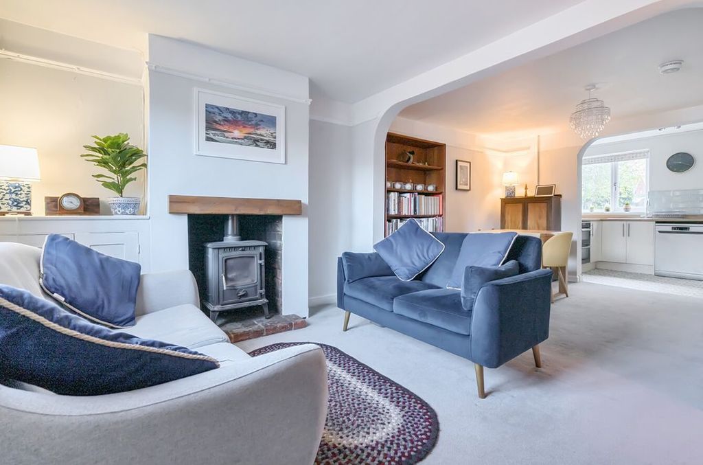 Property photo 2 of 10 13827473691c621768A85