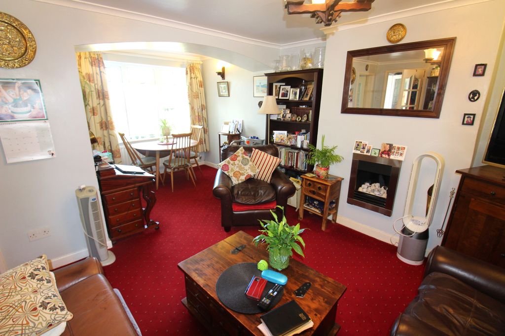 Property photo 2 of 14